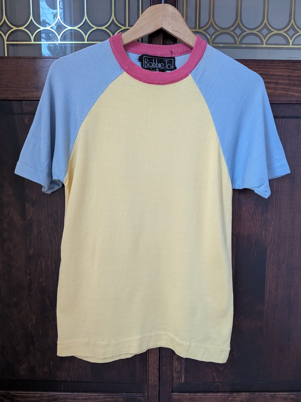 Bobbie To | 70s Short-Sleeve Raglan Tee in Yellow, Blue & Pink | Women's Size M